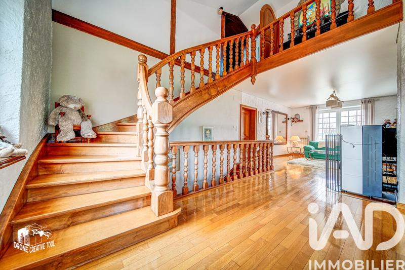 Maison - 269 m² - 10 pièces