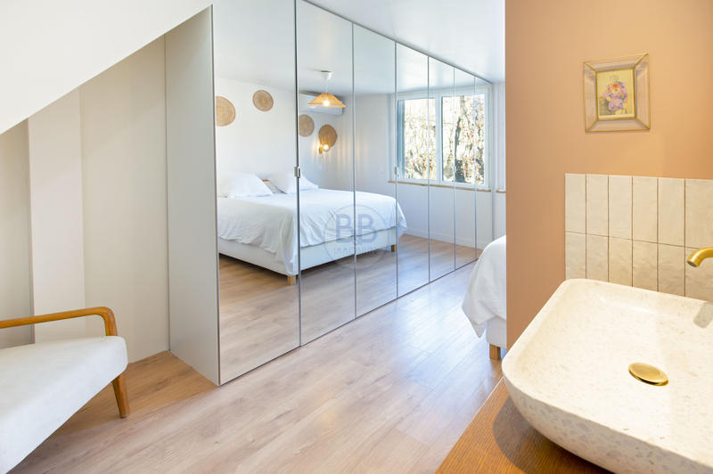 Appartement - 160 m² - 5 pièces