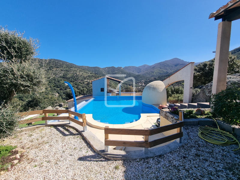 Propriété - 130 m² - 4 pièces