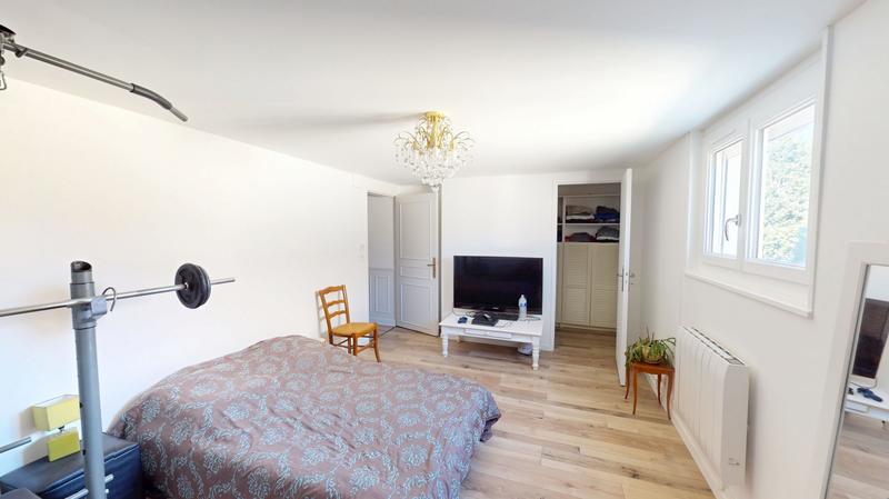 Maison traditionnelle - 195 m² - 7 pièces