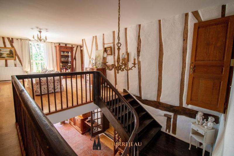 Demeure - 460 m² - 16 pièces