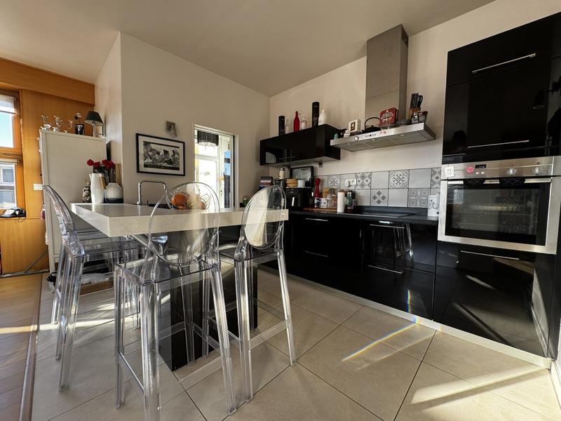 Appartement - 145 m² - 6 pièces