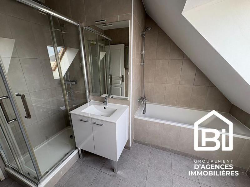 Maison - 98 m² - 5 pièces