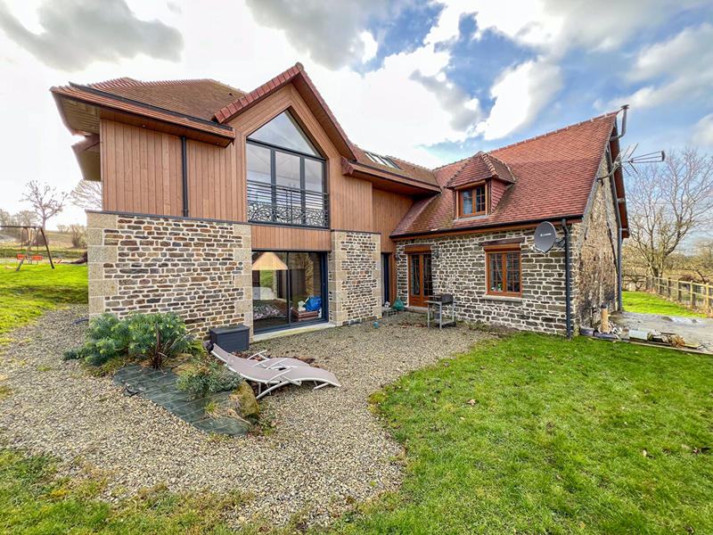 Maison - 200 m² - 6 pièces