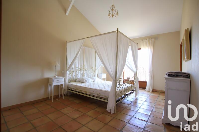 Maison - 440 m² - 13 pièces