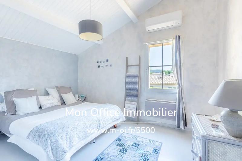 Maison traditionnelle - 145 m² - 5 pièces