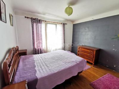 Maison - 205 m² - 7 pièces