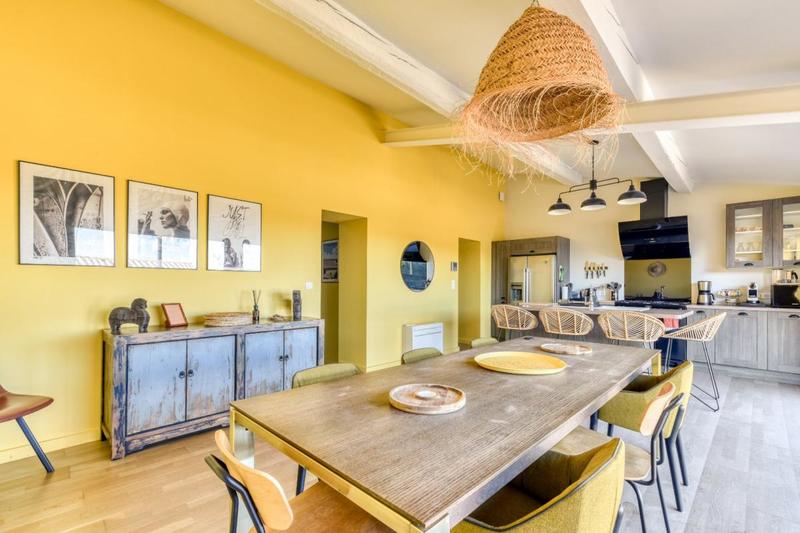 Maison - 201 m² - 7 pièces