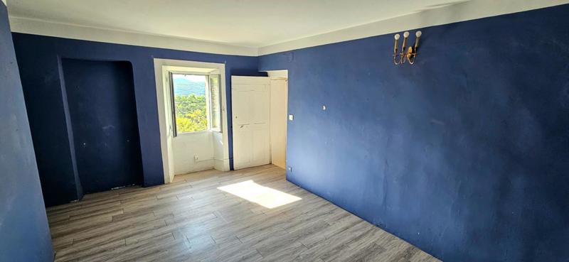Maison - 230 m² - 6 pièces
