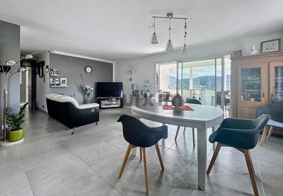 Villa - 113 m² - 6 pièces