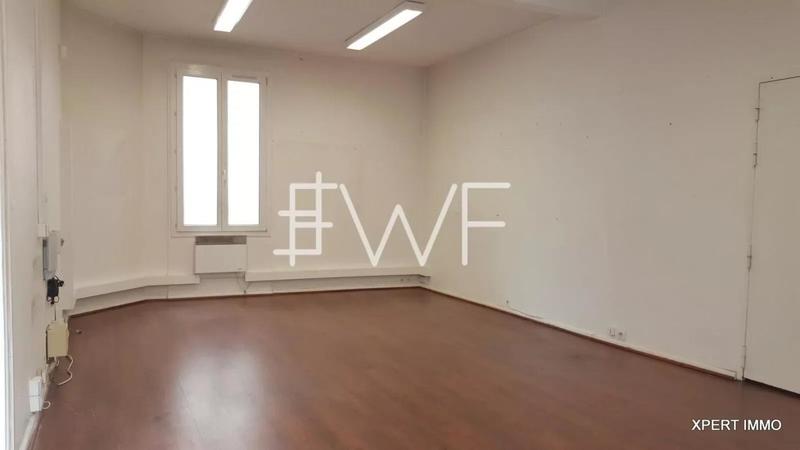 Local d'activité / Entrepôt - 170 m² - 8 pièces