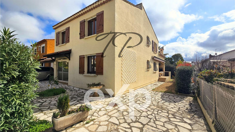 Maison traditionnelle - 179 m² - 7 pièces