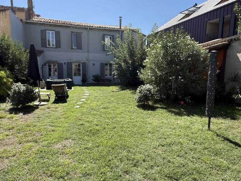 Maison de ville - 180 m² - 8 pièces