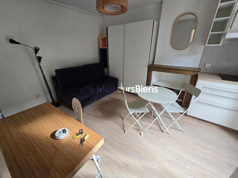 Studio - 15 m² - 1 pièce
