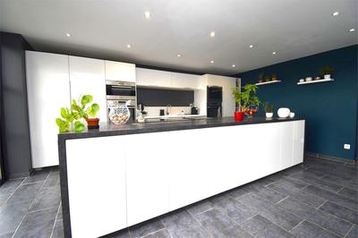 Pavillon - 198 m² - 10 pièces