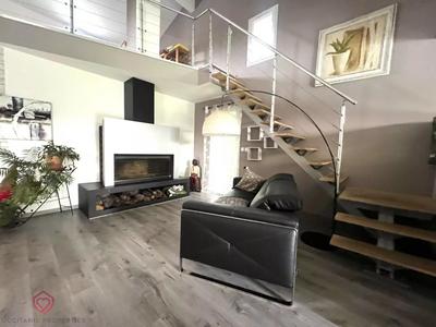 Villa - 184 m² - 6 pièces