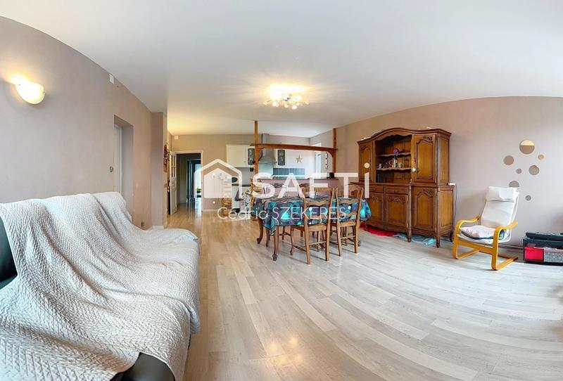 Local commercial - 240 m² - 9 pièces