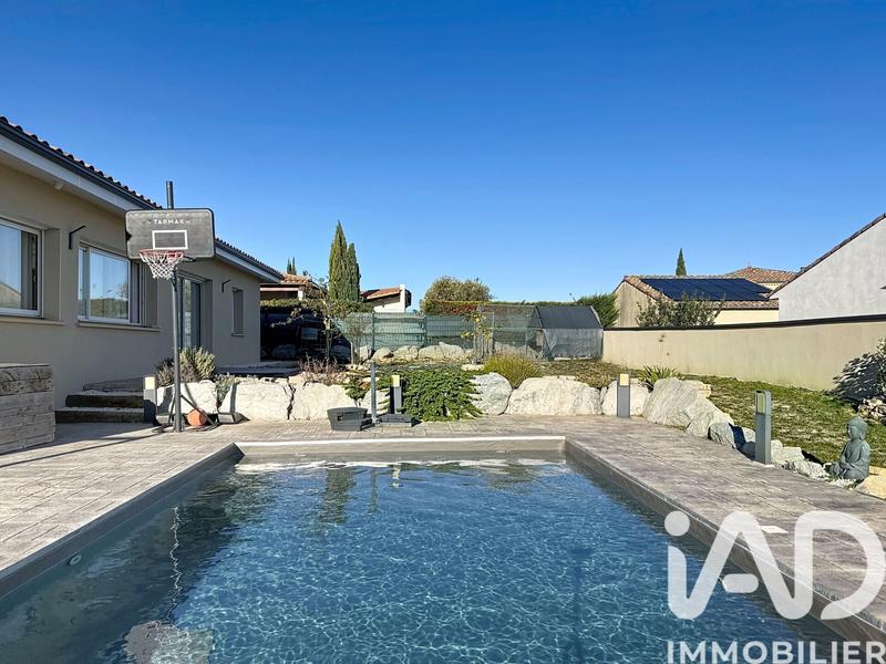 Maison - 200 m² - 8 pièces