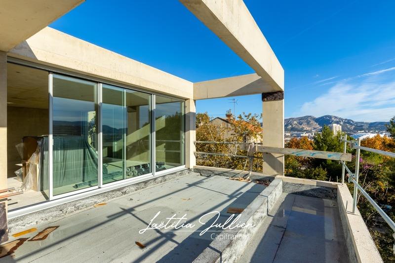 Maison - 250 m² - 5 pièces