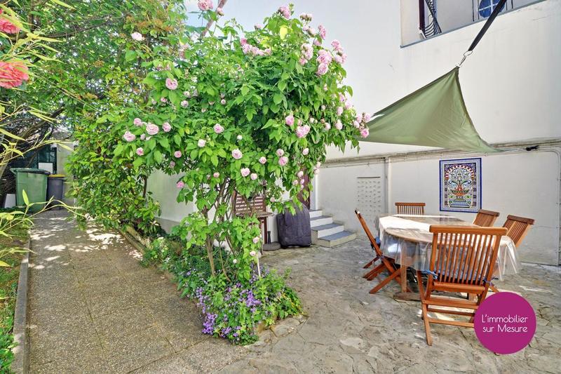 Villa - 230 m² - 8 pièces