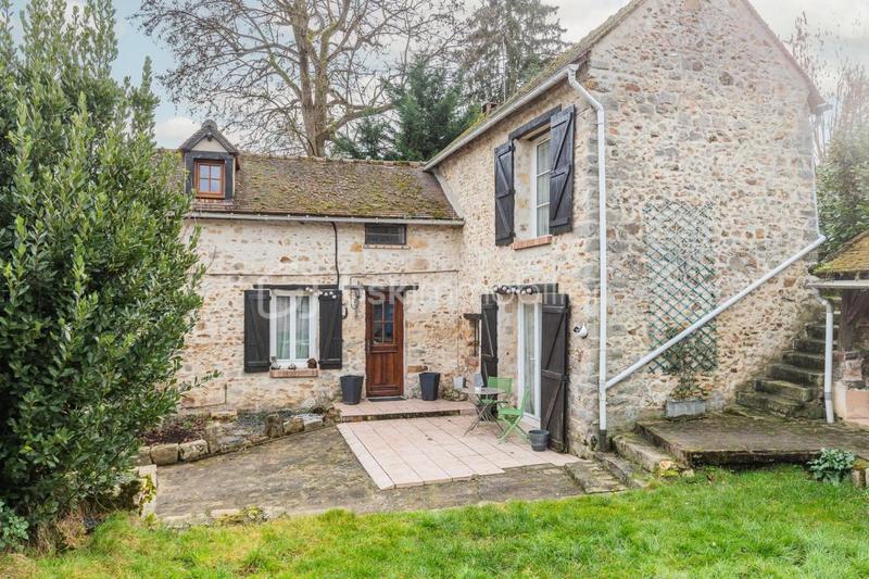 Maison de village - 80 m² - 4 pièces