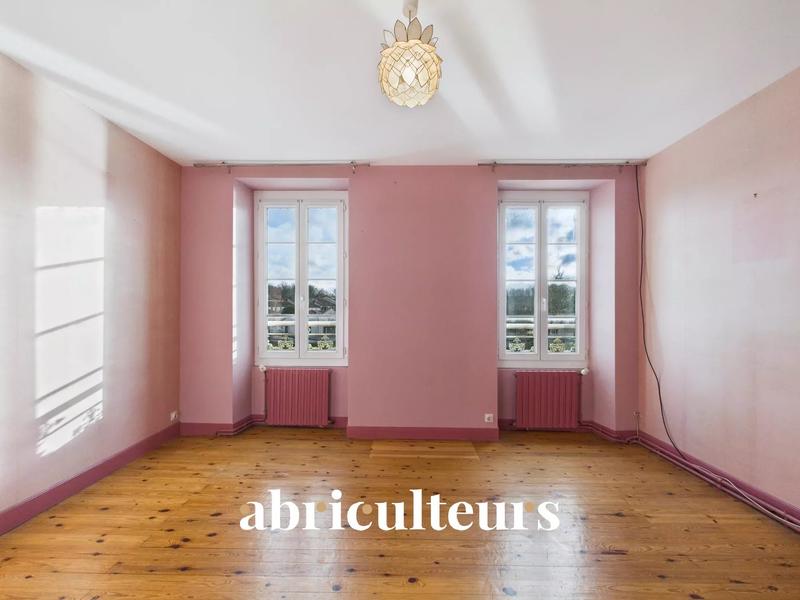 Maison - 350 m² - 10 pièces