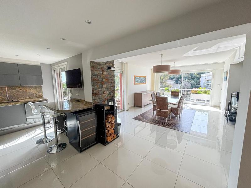 Appartement - 110 m² - 3 pièces