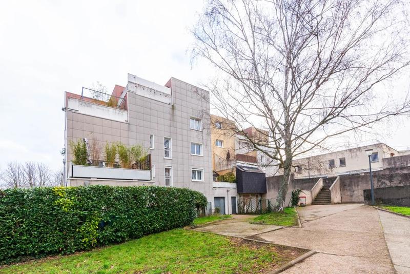 Appartement - 99 m² - 5 pièces