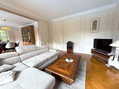 Maison - 303 m² - 10 pièces