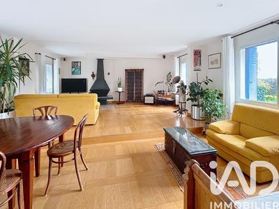 Maison - 215 m² - 8 pièces