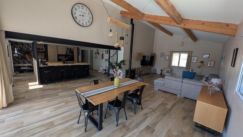 Maison traditionnelle - 202 m² - 9 pièces