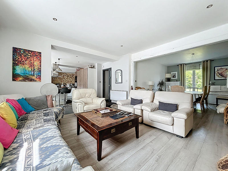 Maison - 439 m² - 11 pièces