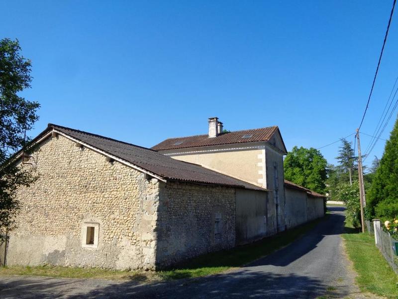 Propriété - 142 m² - 6 pièces