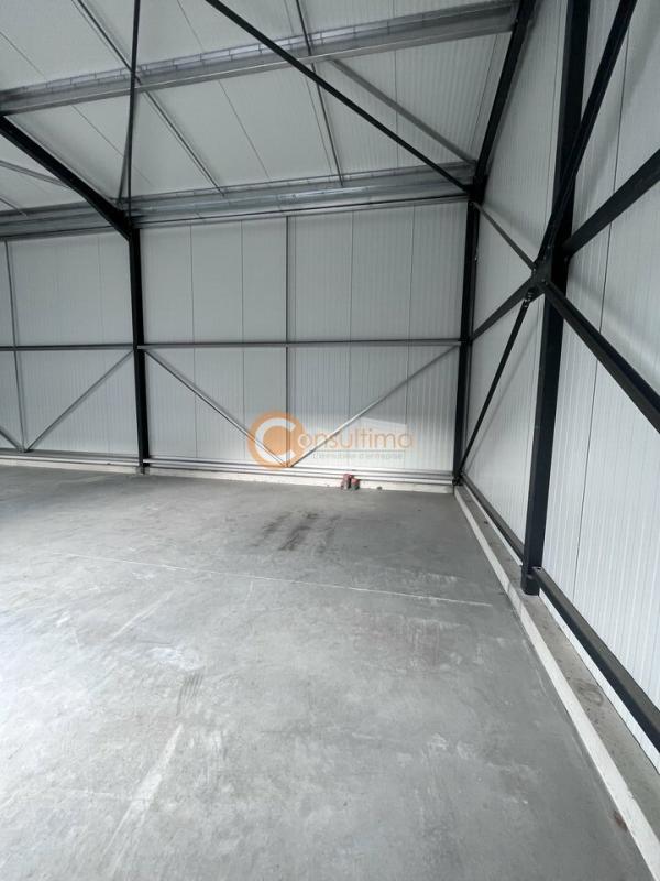 Local d'activité / Entrepôt - 95 m²