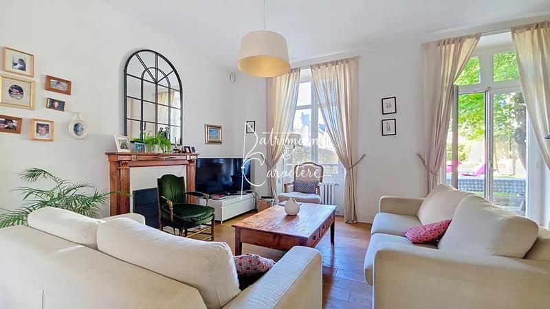 Maison de ville - 235 m² - 10 pièces