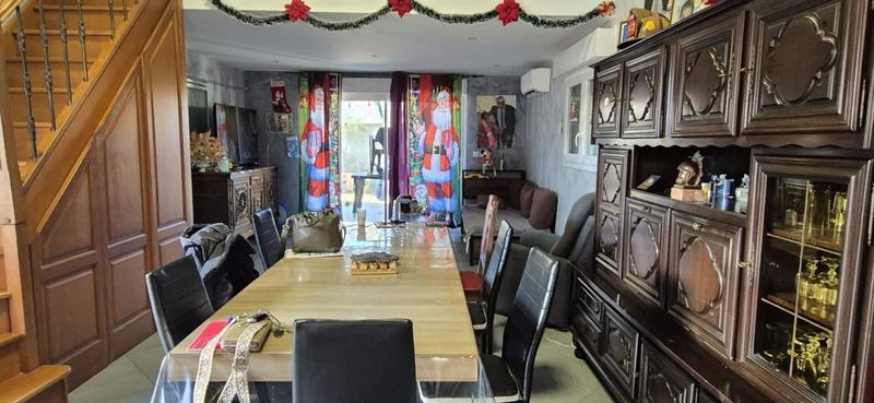 Maison - 252 m² - 12 pièces