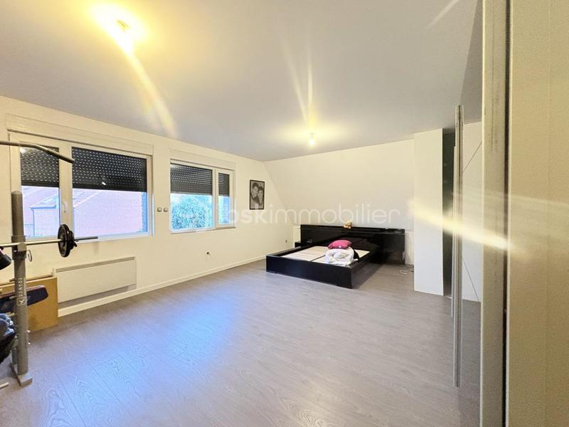 Maison - 243 m² - 8 pièces