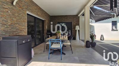 Maison - 200 m² - 7 pièces