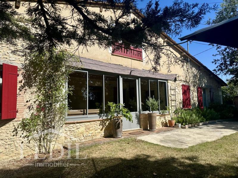 Propriété - 220 m² - 5 pièces