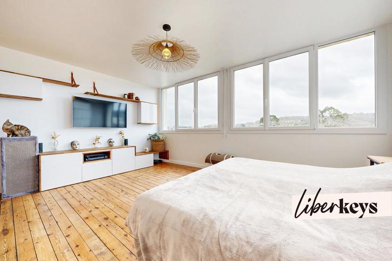 Duplex - 197 m² - 7 pièces