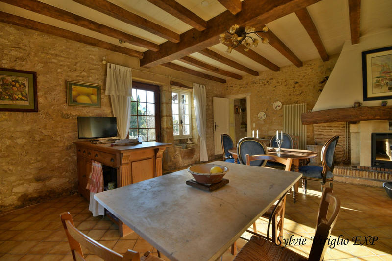 Maison - 207 m² - 6 pièces