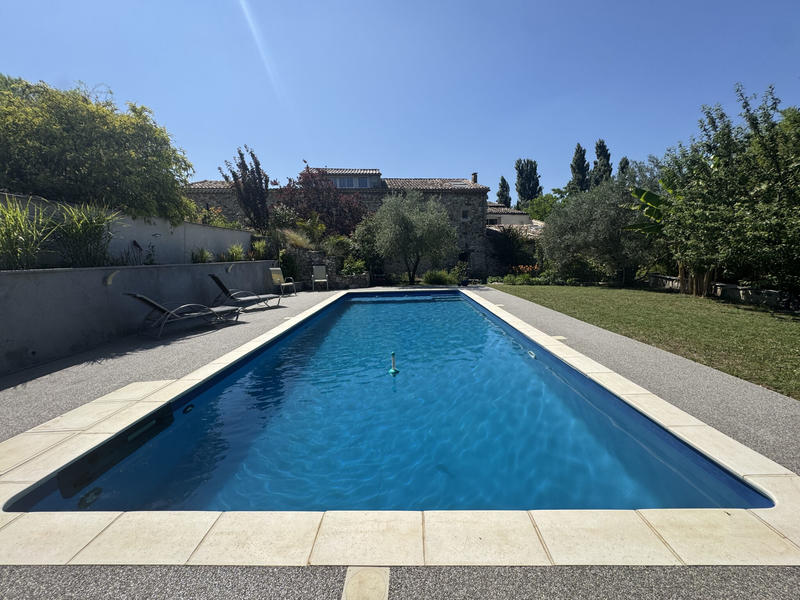 Maison - 325 m² - 11 pièces