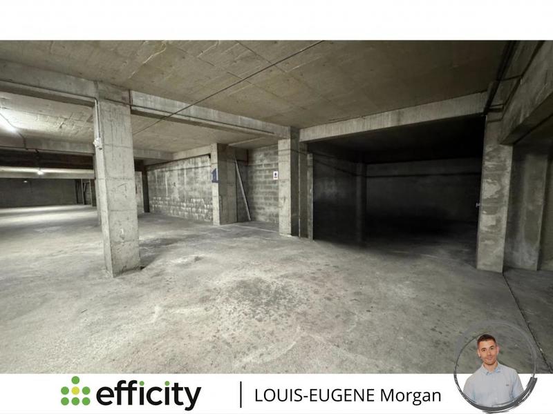 Bureau - 158 m² - 7 pièces