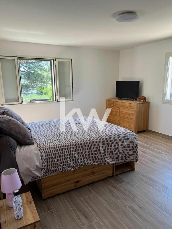 Maison contemporaine - 201 m² - 9 pièces