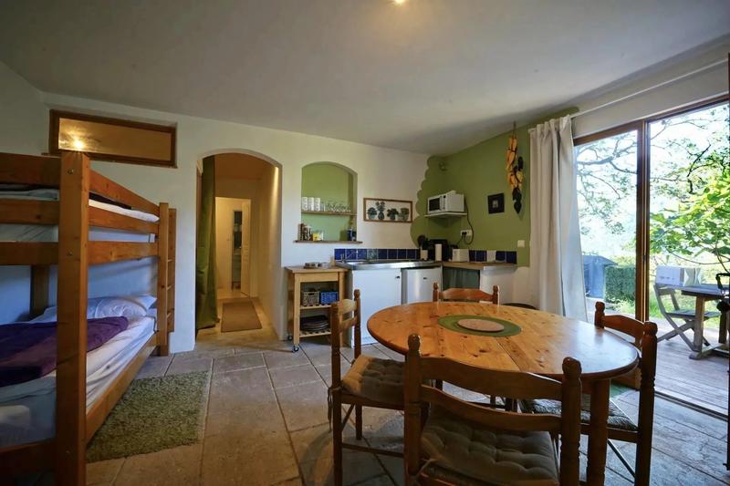 Maison - 256 m² - 11 pièces