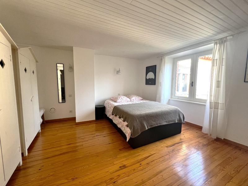 Maison - 235 m² - 6 pièces