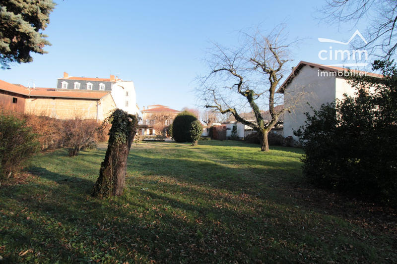 Maison traditionnelle - 225 m² - 5 pièces