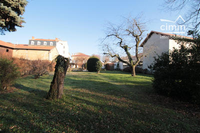 Maison traditionnelle - 225 m² - 5 pièces