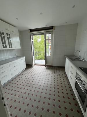 Appartement - 146 m² - 6 pièces