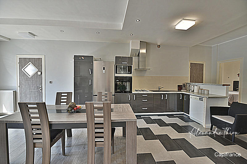 Maison - 288 m² - 12 pièces